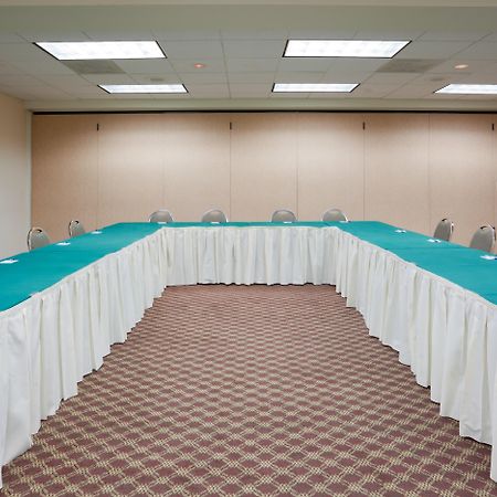 Holiday Inn Express & Suites Tracy By Ihg Bagian luar foto