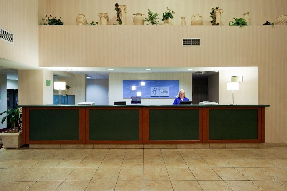 Holiday Inn Express & Suites Tracy By Ihg Bagian luar foto