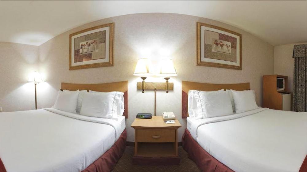 Holiday Inn Express & Suites Tracy By Ihg Bagian luar foto