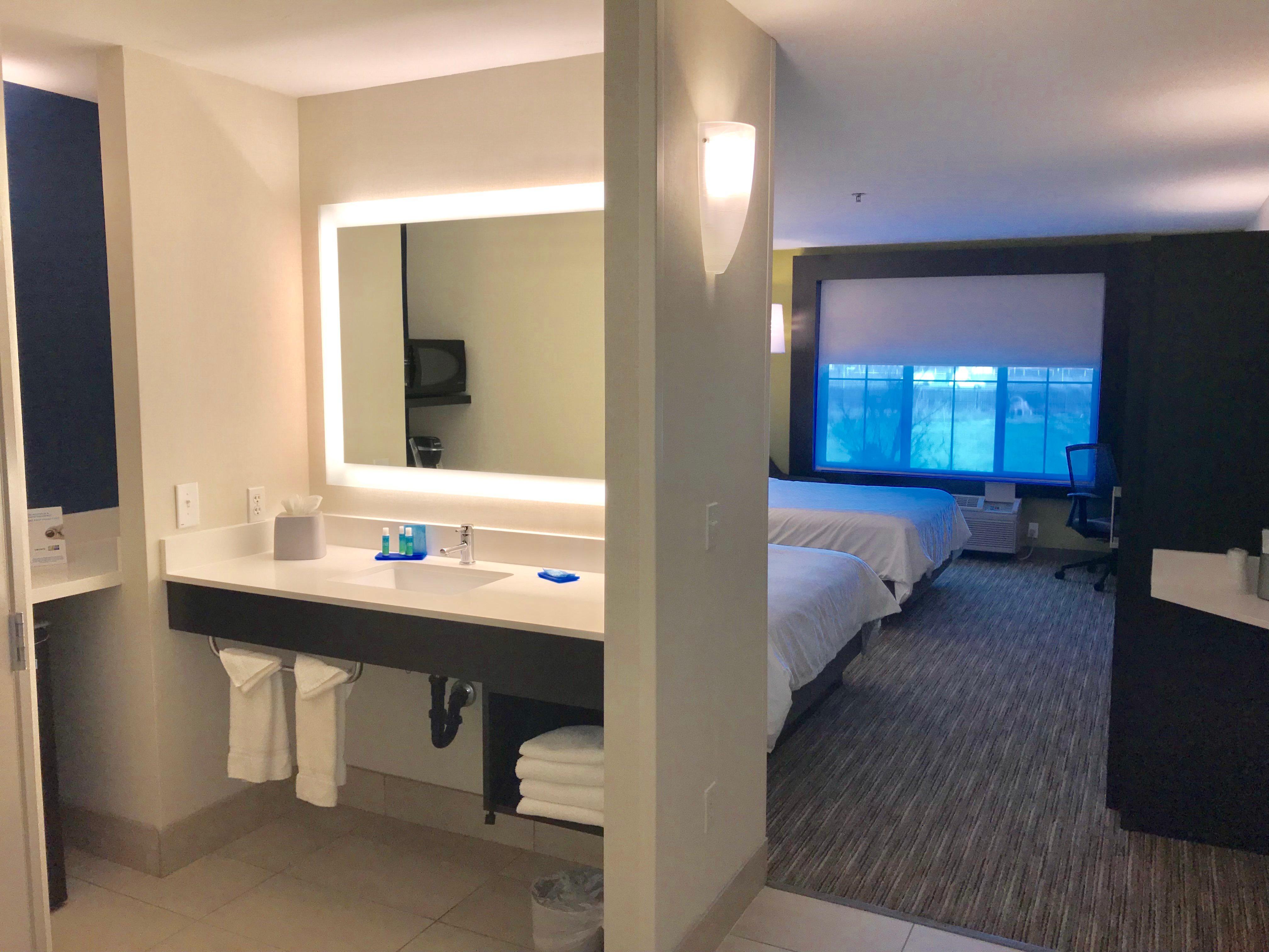 Holiday Inn Express & Suites Tracy By Ihg Bagian luar foto