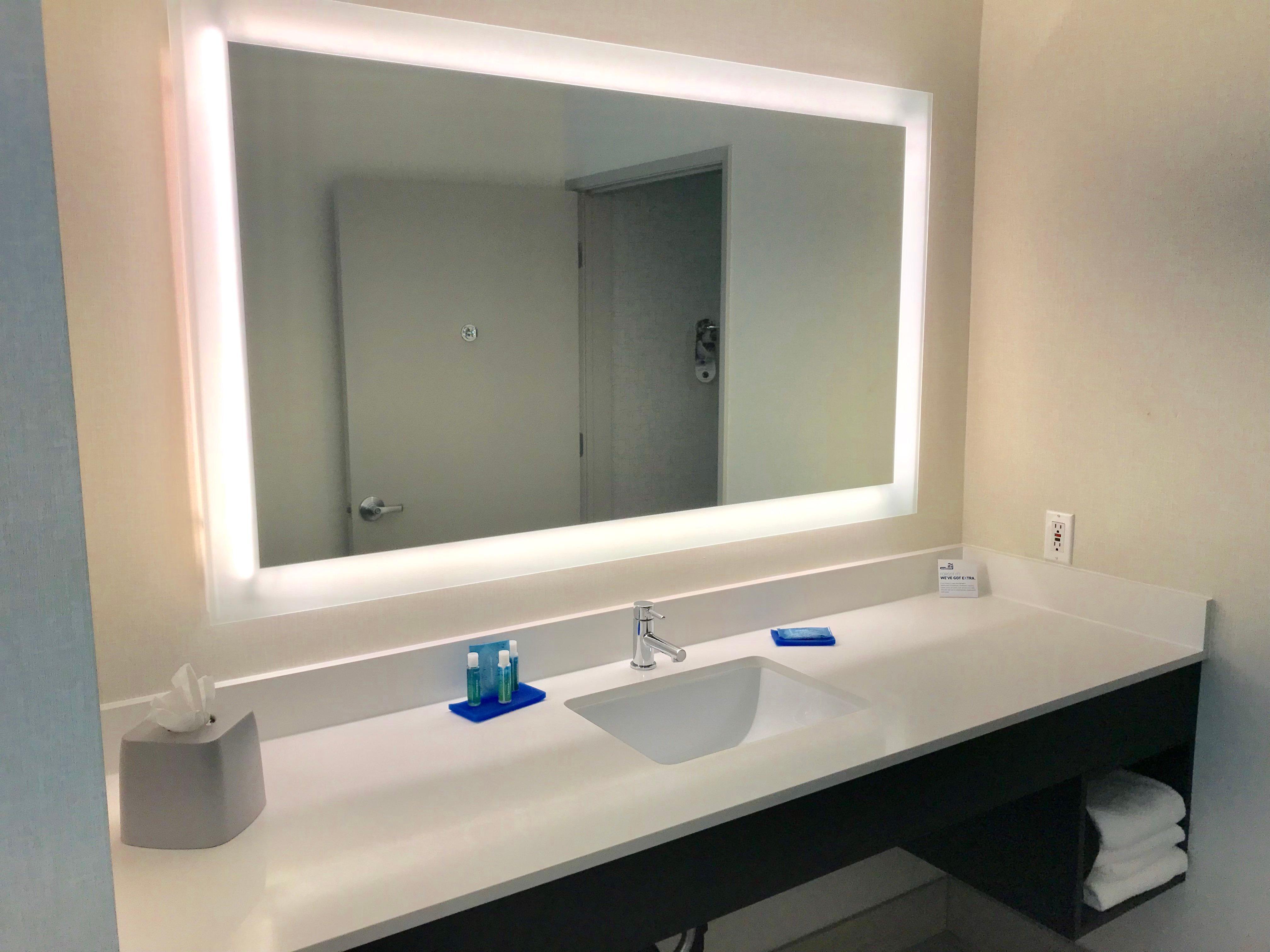 Holiday Inn Express & Suites Tracy By Ihg Bagian luar foto