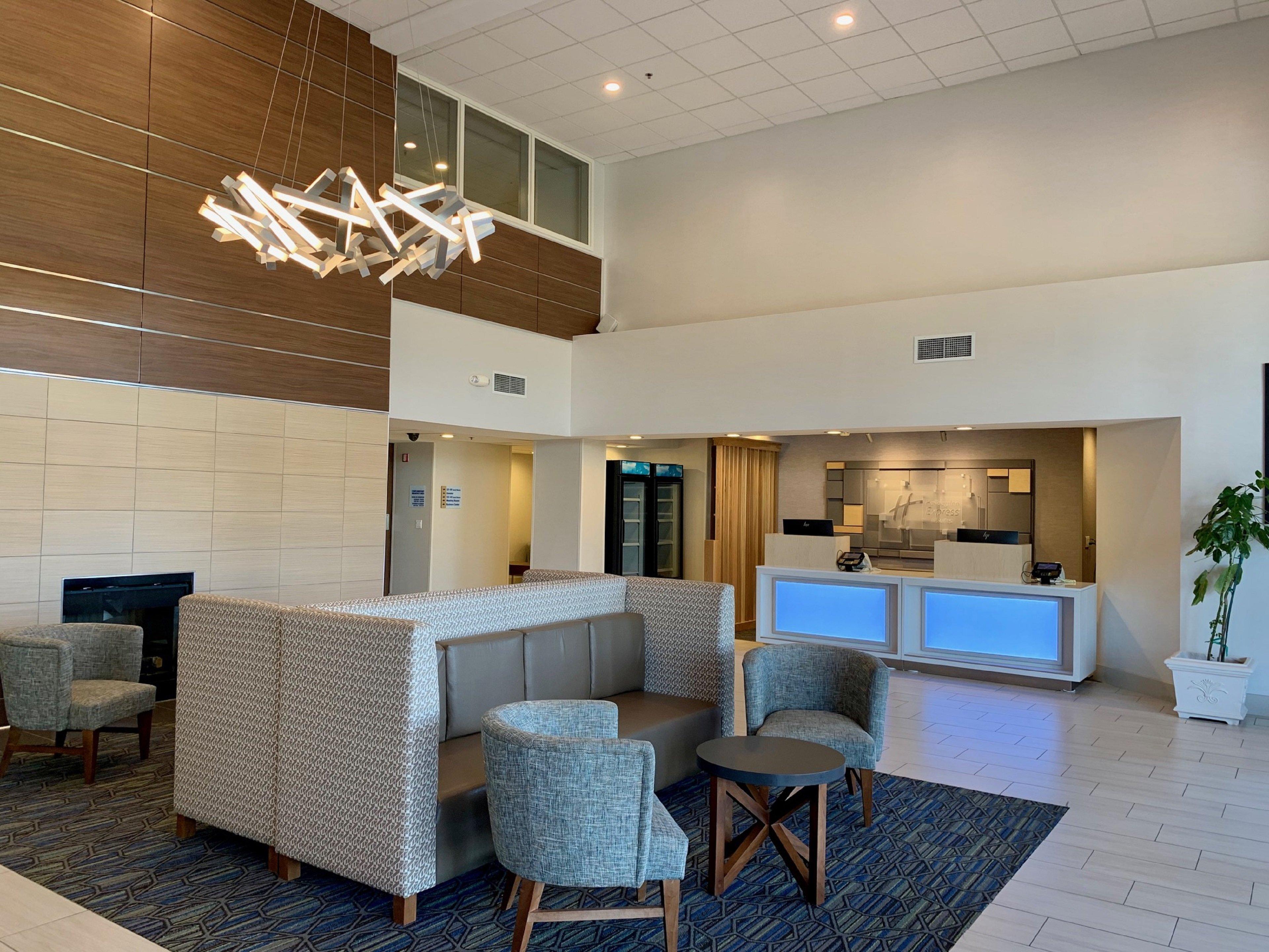 Holiday Inn Express & Suites Tracy By Ihg Bagian luar foto