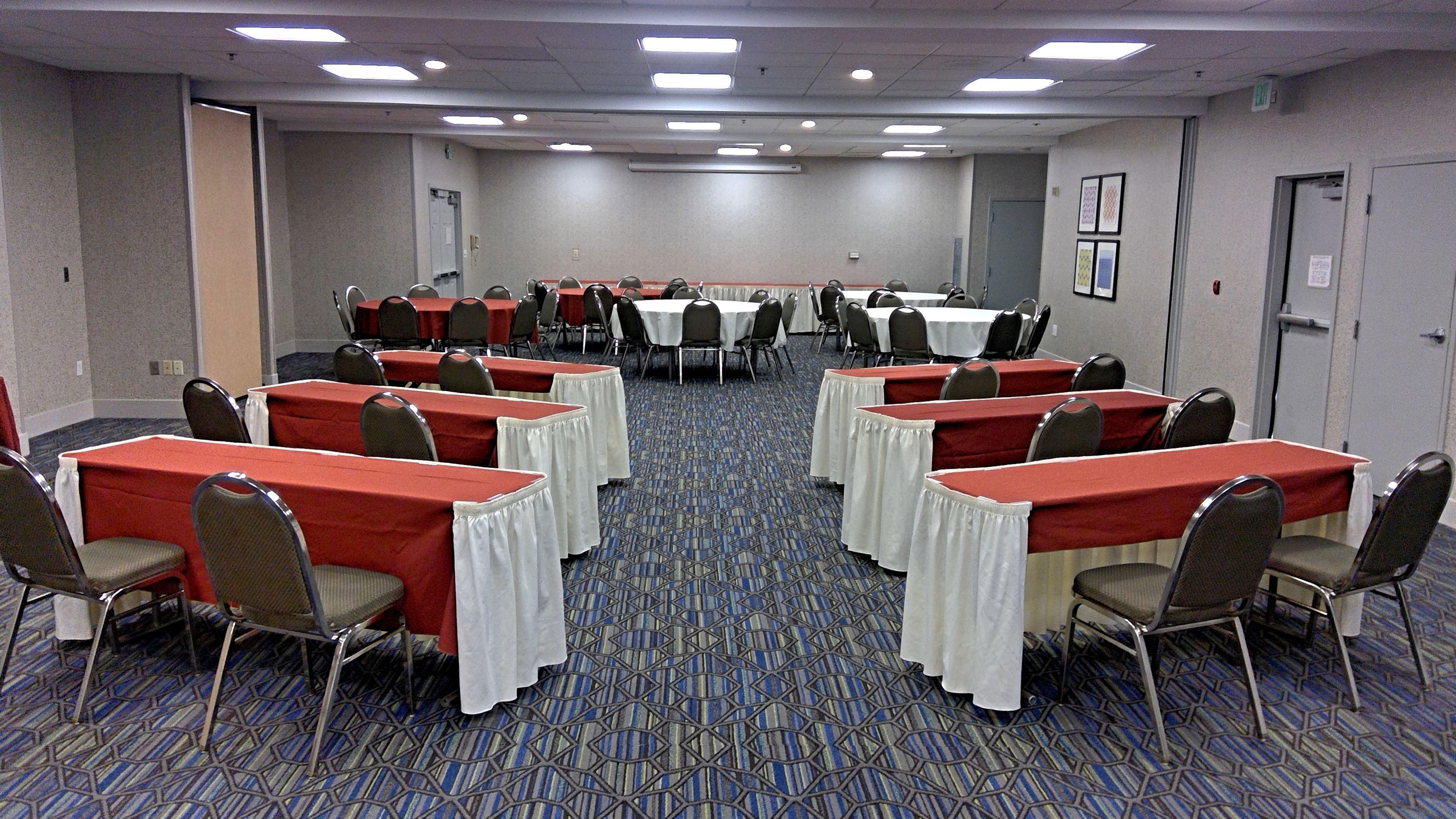 Holiday Inn Express & Suites Tracy By Ihg Bagian luar foto
