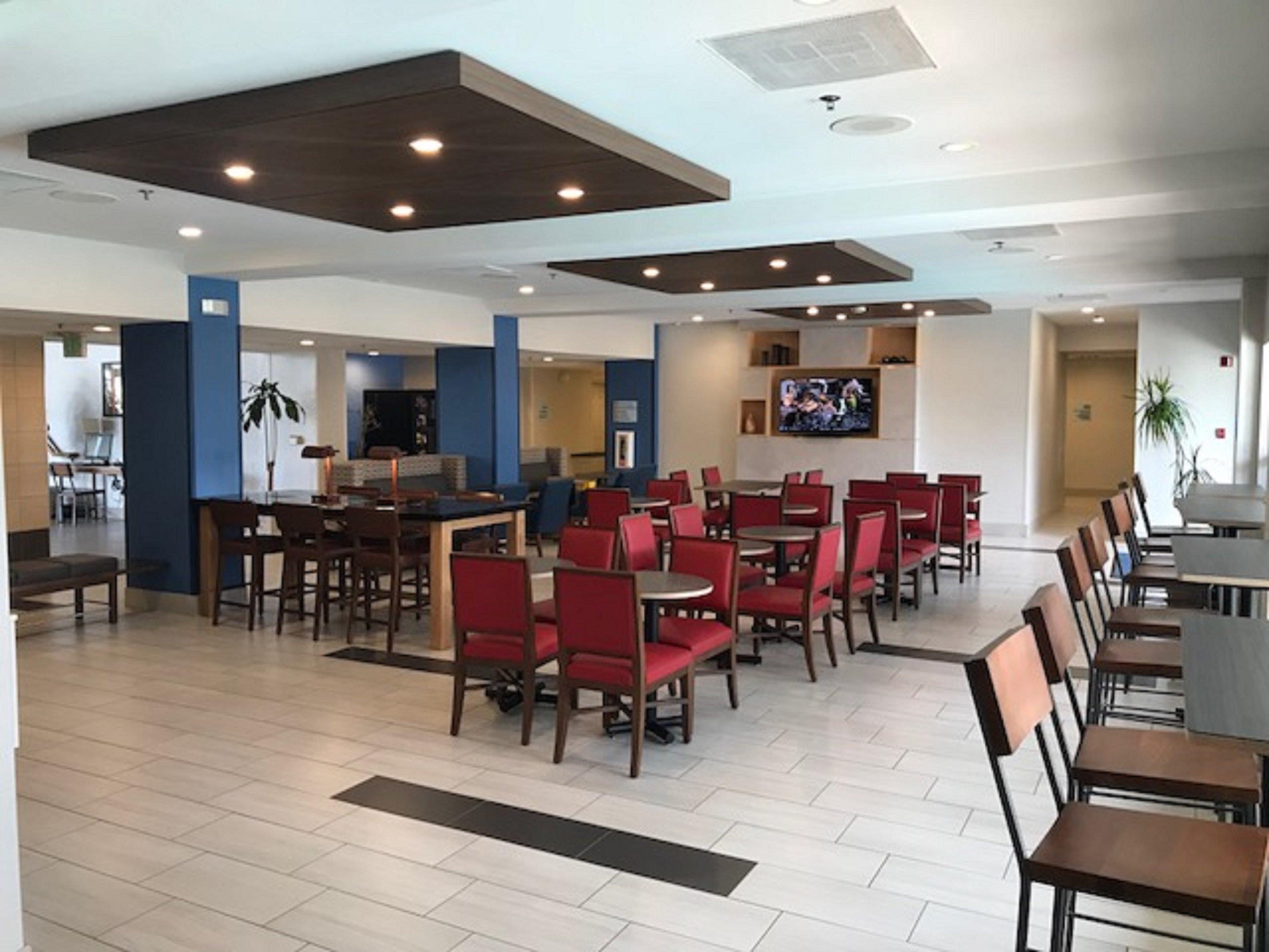 Holiday Inn Express & Suites Tracy By Ihg Bagian luar foto