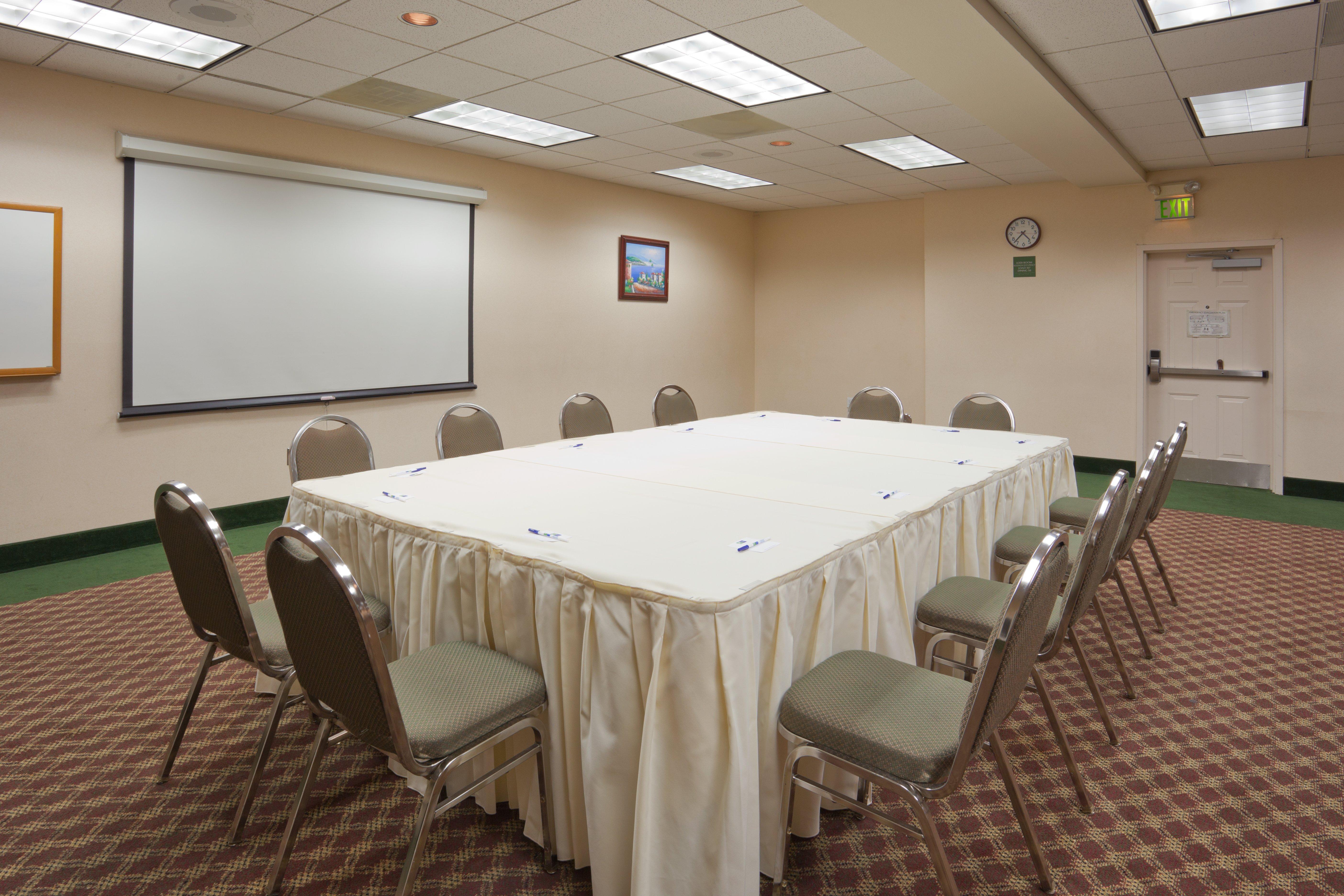 Holiday Inn Express & Suites Tracy By Ihg Bagian luar foto