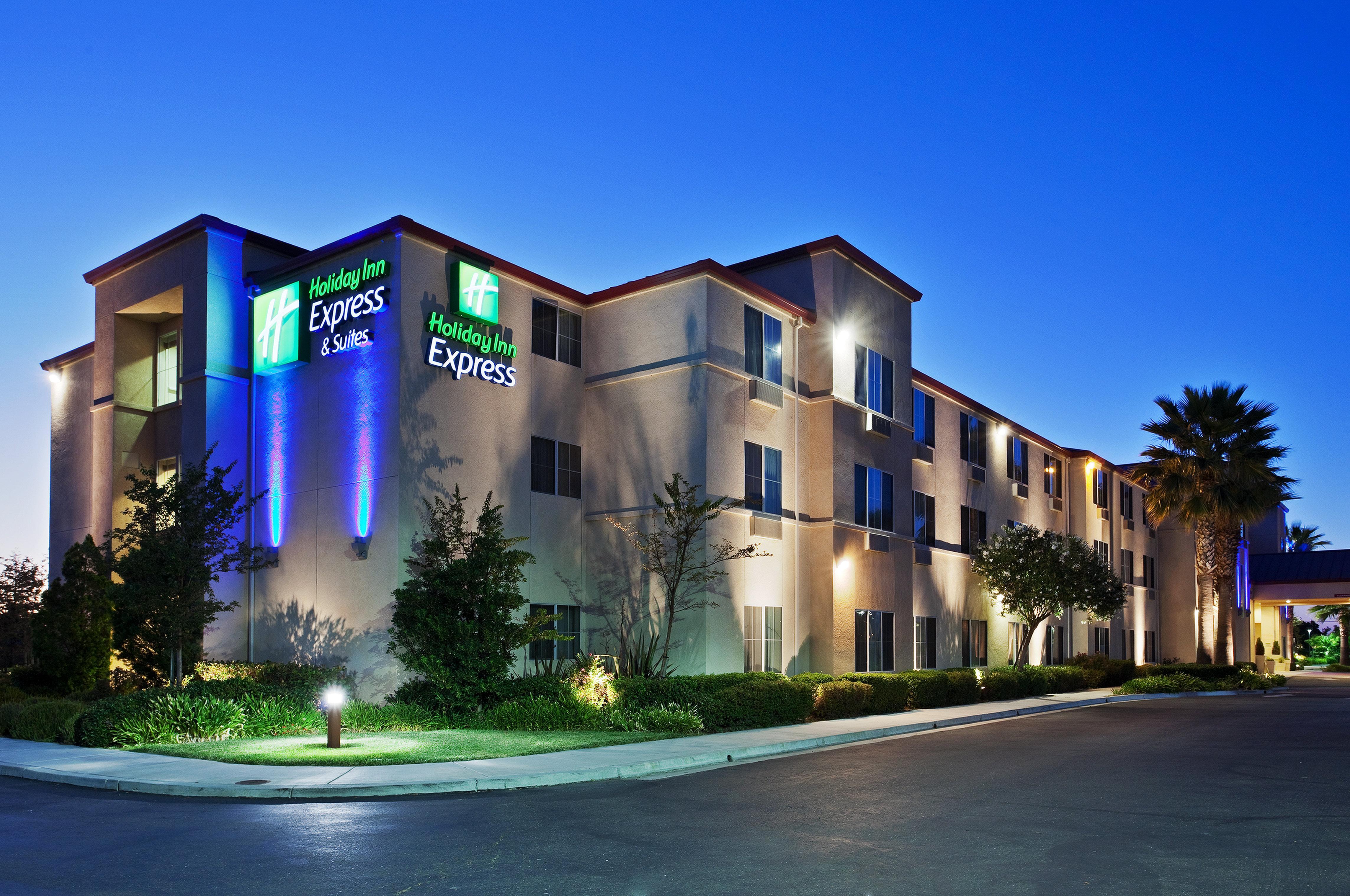 Holiday Inn Express & Suites Tracy By Ihg Bagian luar foto