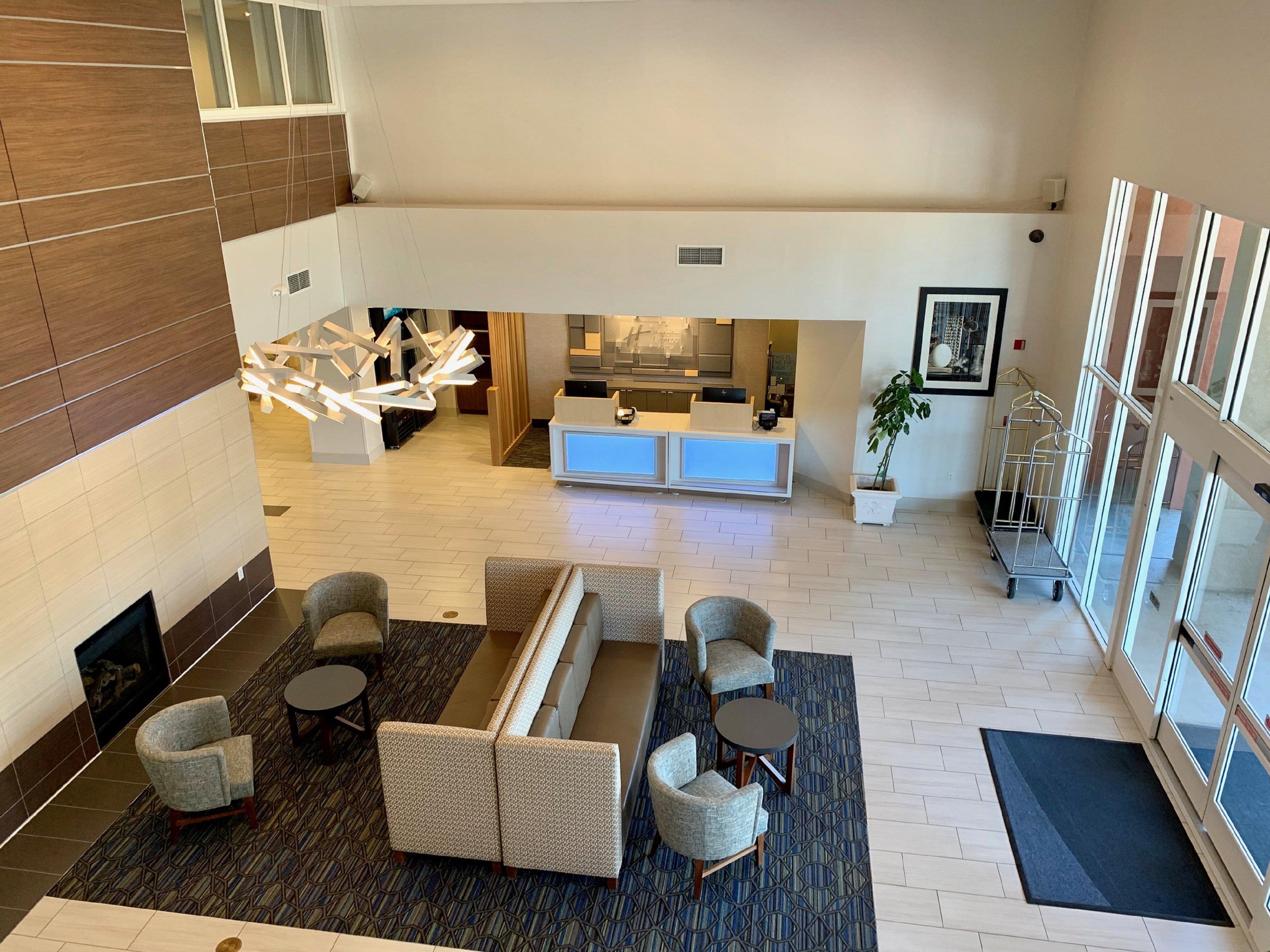Holiday Inn Express & Suites Tracy By Ihg Bagian luar foto