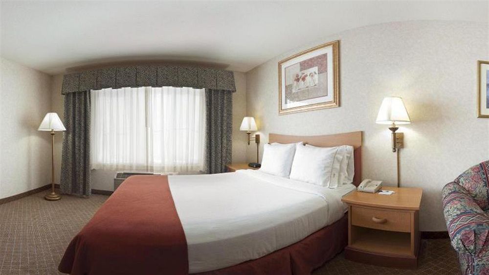 Holiday Inn Express & Suites Tracy By Ihg Bagian luar foto
