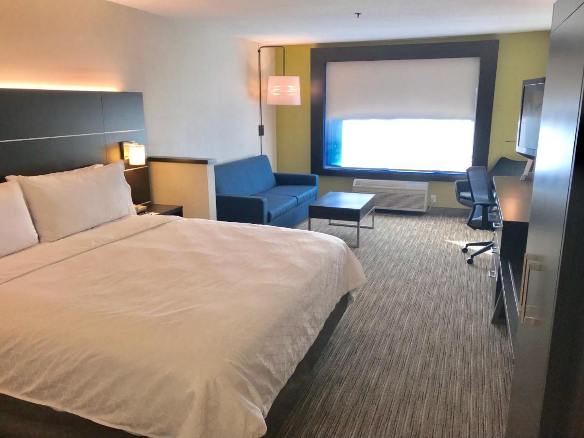 Holiday Inn Express & Suites Tracy By Ihg Bagian luar foto